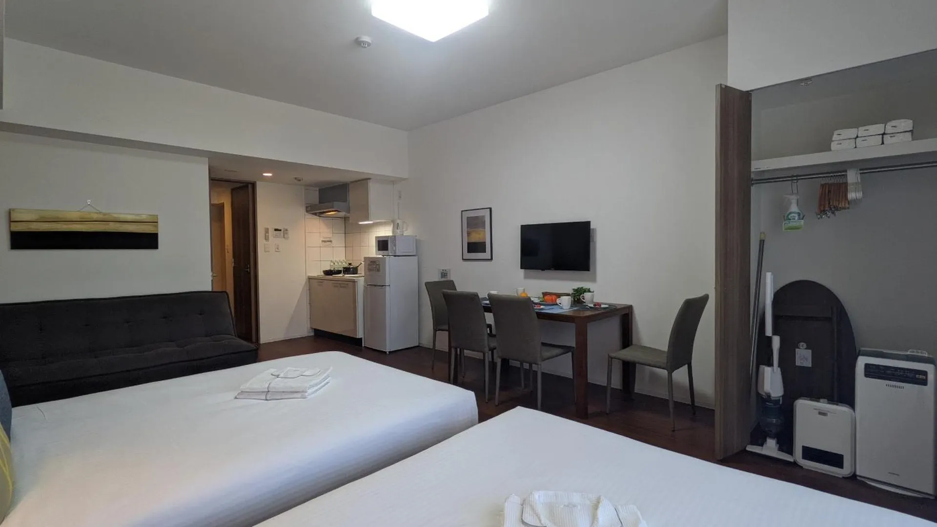 Eslead Hotel Namba Ebisu West 大阪 0*,  日本